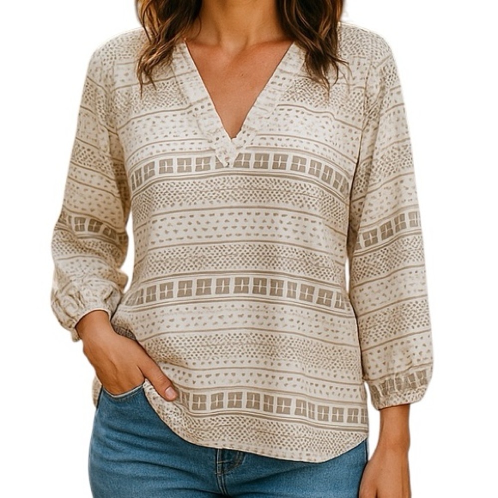 Ann Taylor Sz LP Sheer lightweight three-quarter sleeve. Cream/Tan | GUC